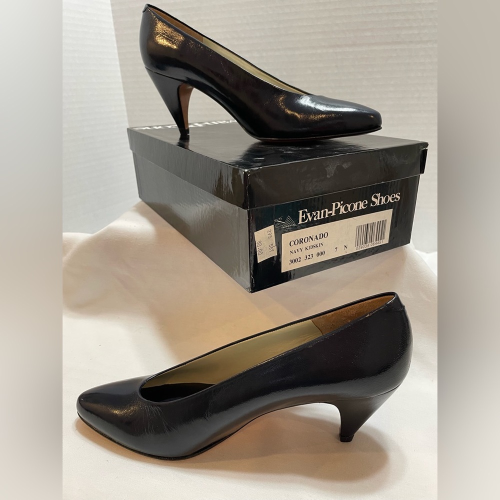 Evan-Picone Cone Heels Shoes Women's Size: 7 Narrow -Coronado Navy Kidskin Pumps